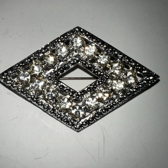 Jewelry - Vintage Silver-Tone Diamond-Shaped Rhinestone Brooch Pin Elegant Sparkling Jewel